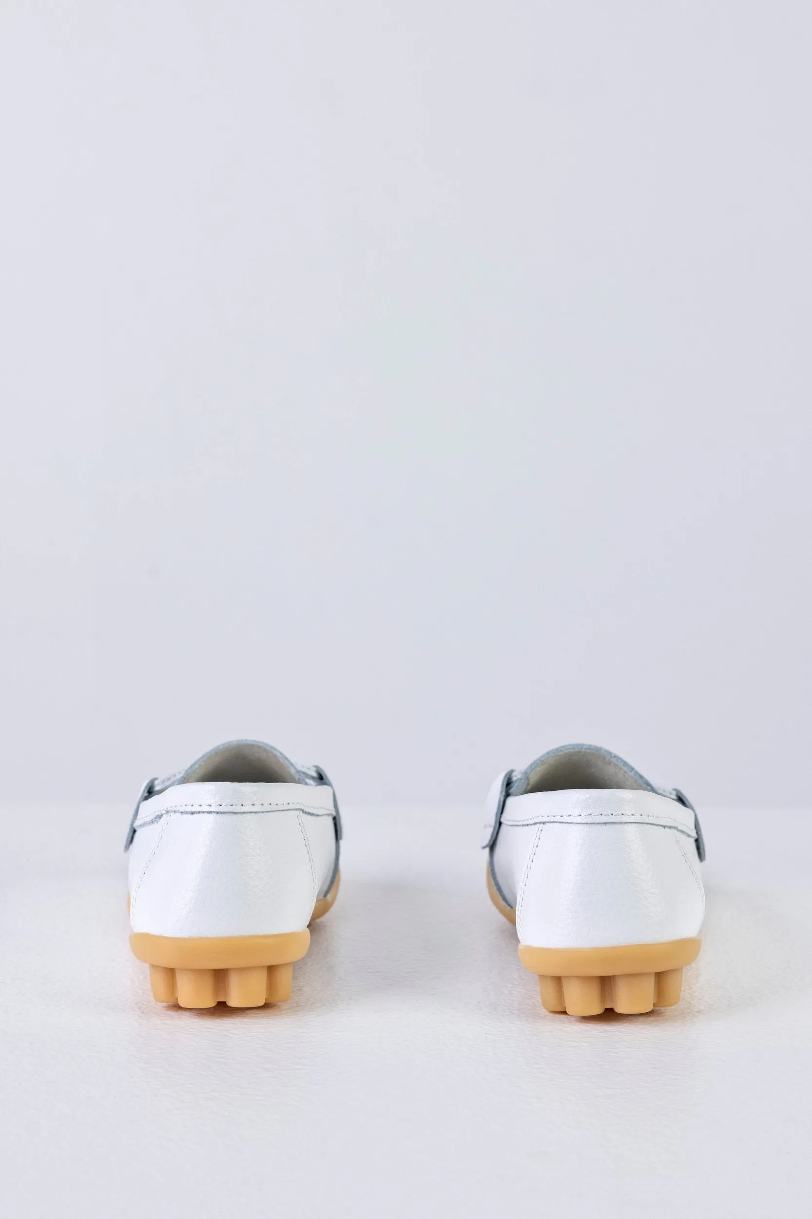 Leather moccasins with ribbon