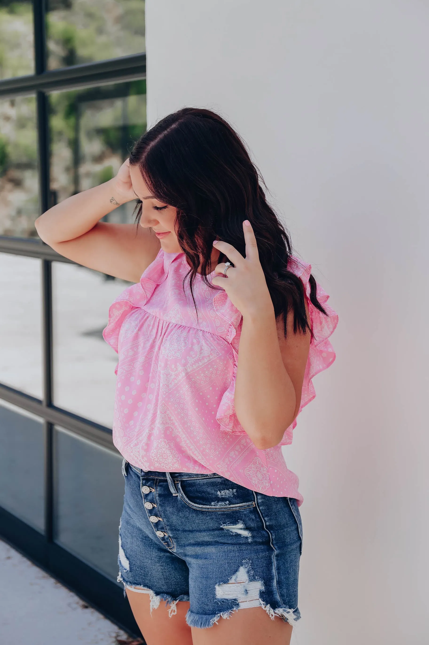 Pretty Paisley Sleeveless Blouse - Pink